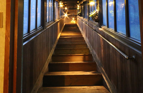 浴場へ続く階段