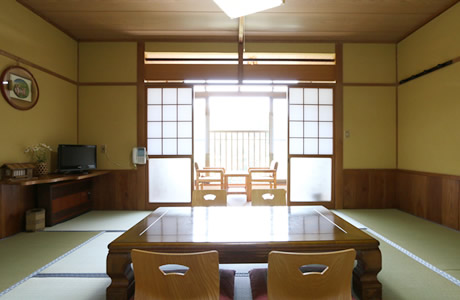 10畳＋広縁のお部屋。