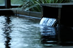 こんこんと湧き出るかけ流しの天然温泉。